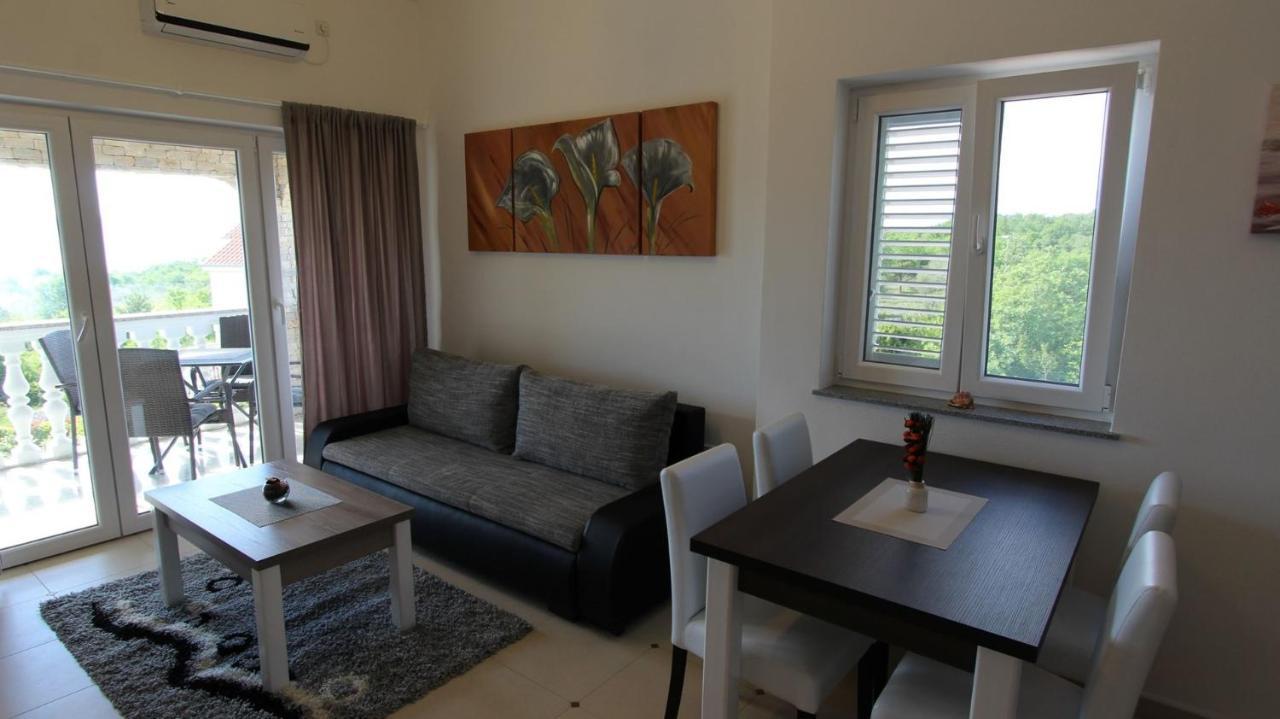 Apartments Jela Sveti Vid-Miholjice 外观 照片