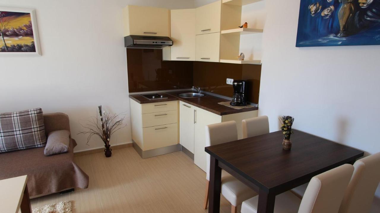 Apartments Jela Sveti Vid-Miholjice 外观 照片