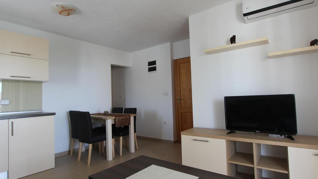 Apartments Jela Sveti Vid-Miholjice 外观 照片