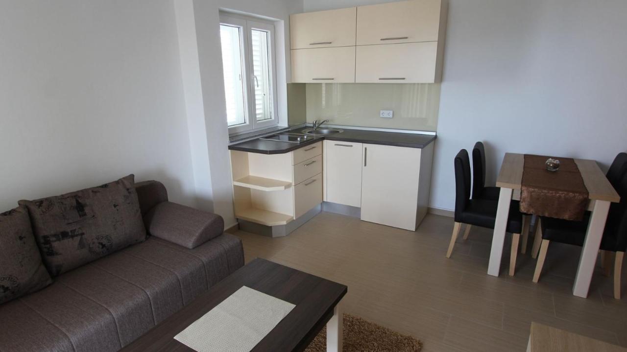 Apartments Jela Sveti Vid-Miholjice 外观 照片