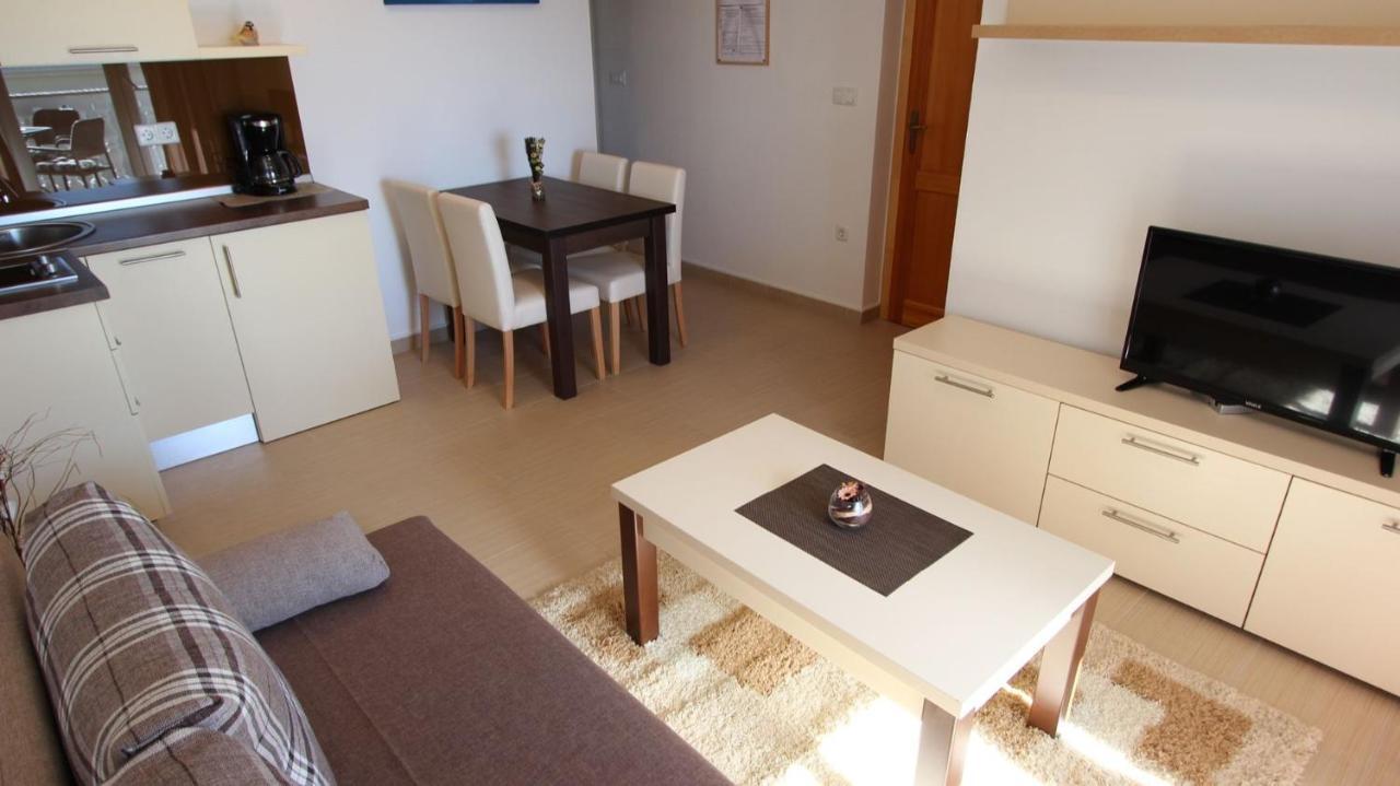 Apartments Jela Sveti Vid-Miholjice 外观 照片