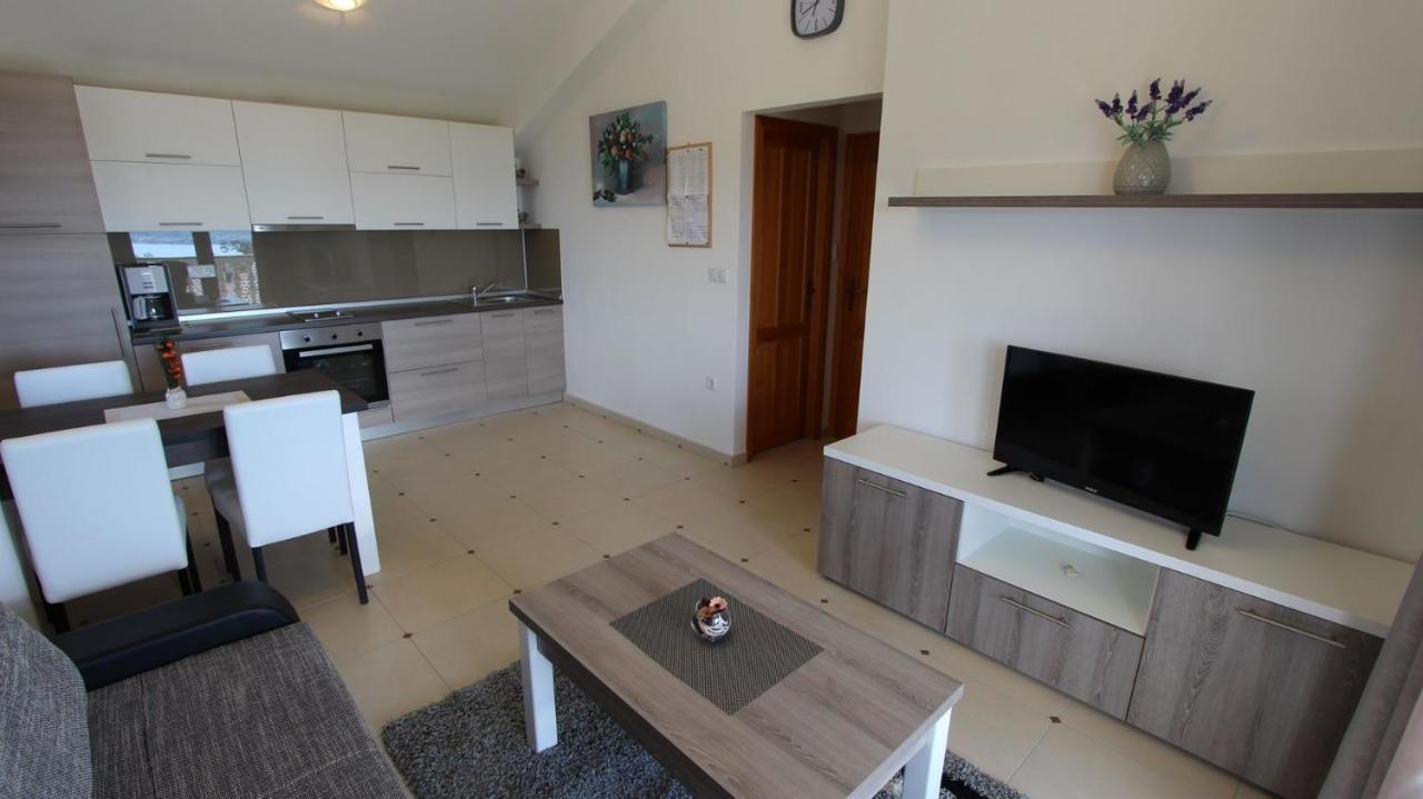 Apartments Jela Sveti Vid-Miholjice 外观 照片